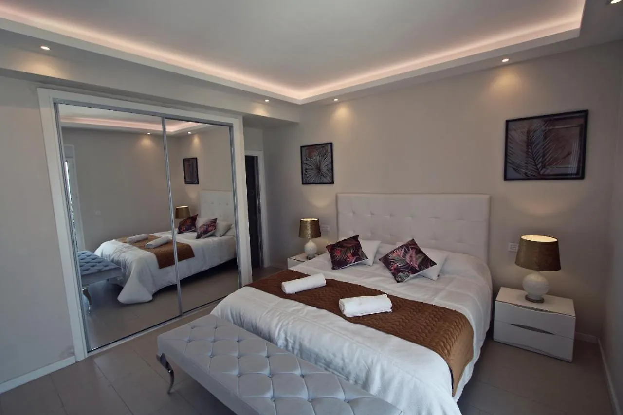 First Line Luxury Penthouse, Puerto Banus, Marbella Apartment