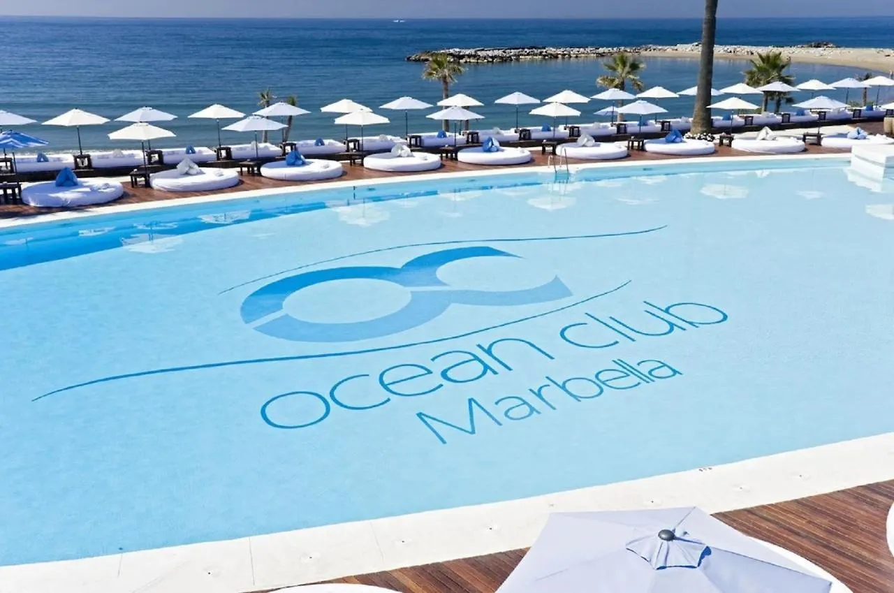 First Line Luxury Penthouse, Puerto Banus, Marbella Apartment
